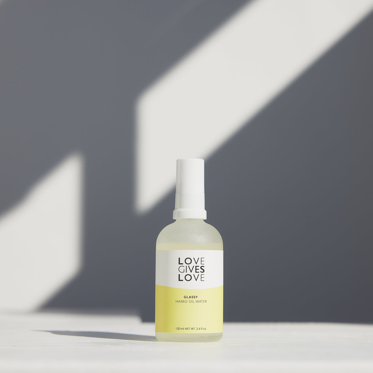 GLASSY HAKKO OIL WATER