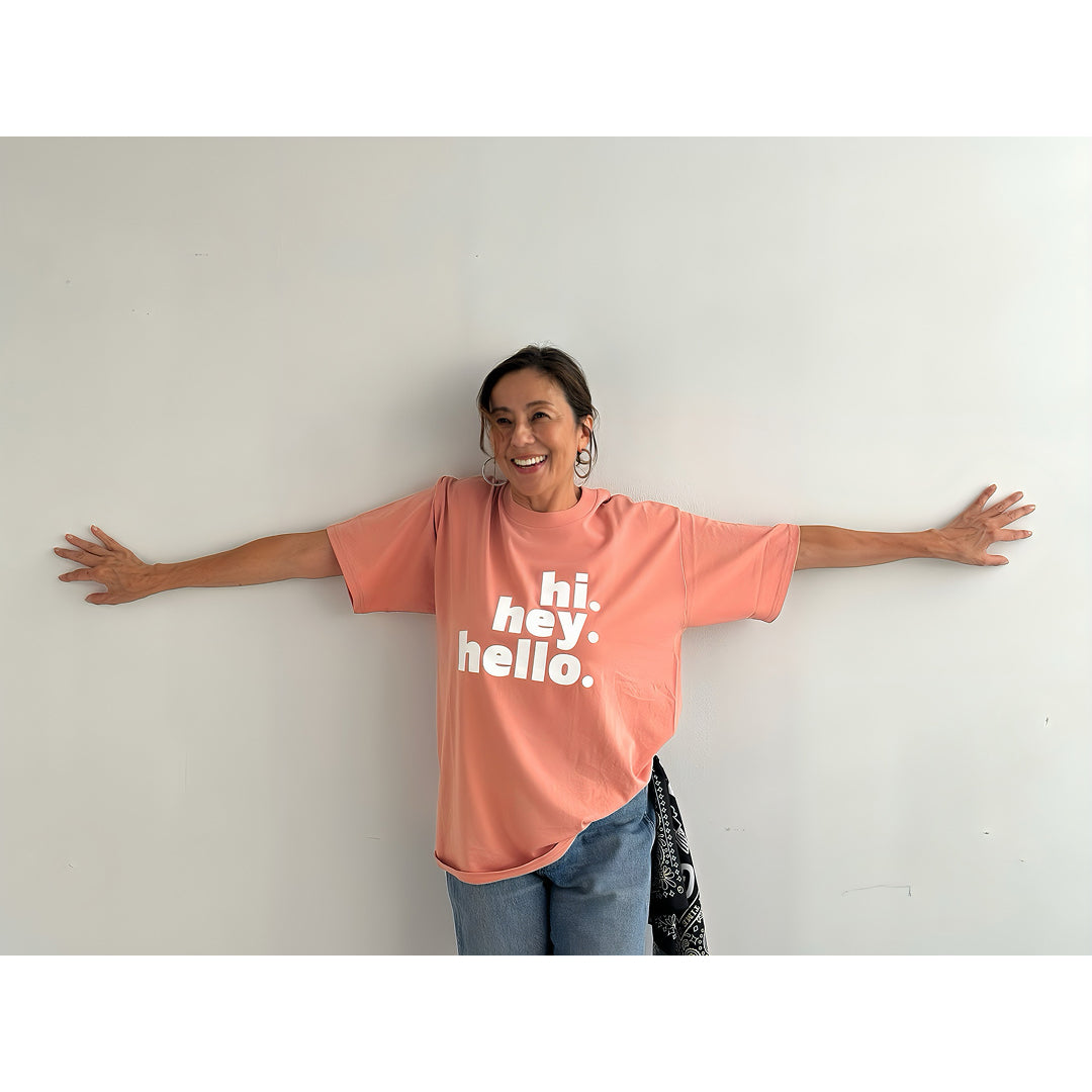 "hi,hey,hello"Tシャツ