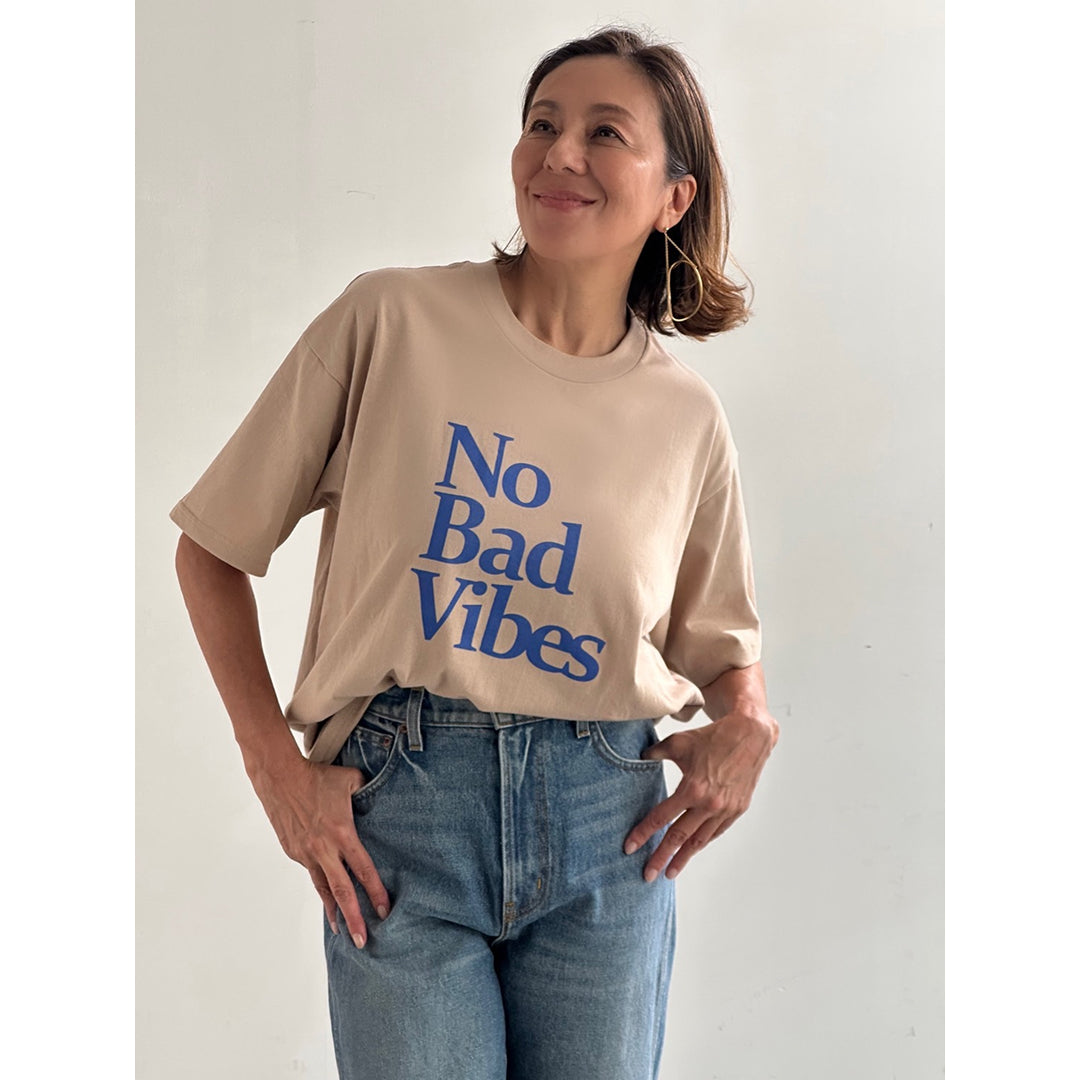 "No Bad Vibes"Tシャツ