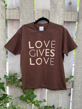 "LOVE GIVES LOVE"Tシャツ