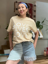 Love Gives Love Summer Edition Tee / ベージュ